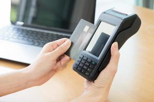 contactloze betaling met creditcard foto