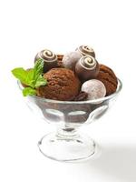 chocolade-ijs en truffels foto