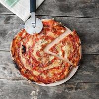 zelfgemaakte pizza foto
