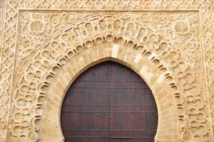 poort van kasbah van de udayas in rabat, marokko foto