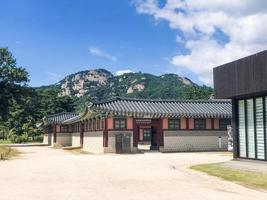 seoul city, zuid-korea, 2021 - gyeongbokgung-paleis foto