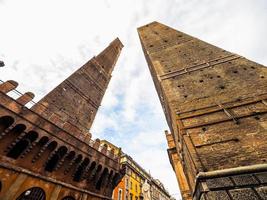 hdr due torri twee torens in bologna foto