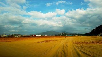 landschap met uitzicht op het golfstrand. nachodka, rusland foto