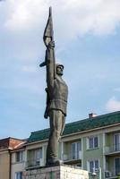 standbeeld van de onbekende Roemeense soldaat in Targu Mures Transsylvanië Roemenië op 17 september 2018 foto