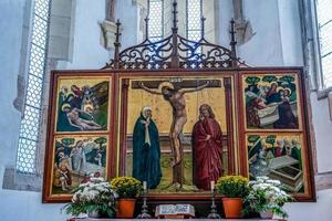 uitzicht op het altaar in de versterkte kerk in prejmer Transsylvanië Roemenië op 20 september 2018 foto