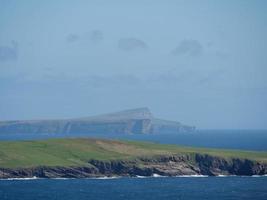 de shetlandeilanden met de stad lerwick in schotland foto