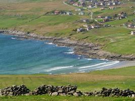 de shetlandeilanden met de stad lerwick in schotland foto