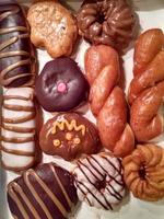 doos met donuts of donuts? foto