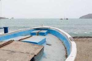 ambachtelijke vissersboot, lokale visserij, kustvisserij, kustvisserij foto