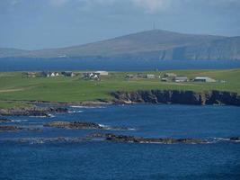 de shetlandeilanden met de stad lerwick in schotland foto