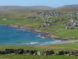 de shetlandeilanden met de stad lerwick in schotland foto