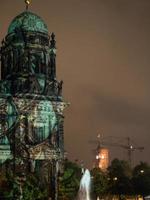 Berlijn bij nacht foto