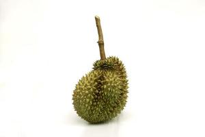 durian geïsoleerd van de witte achtergrond. seizoensfruit in thailand. zachte focus. foto