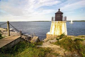 vuurtoren van kasteelheuvel in newport rhode island foto