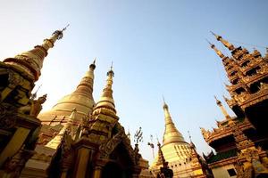 shwedagon pagode in yangon - myanmar foto