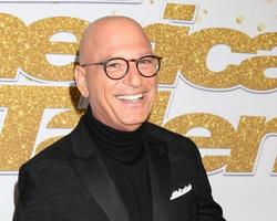 los angeles - 19 sep howie mandel at the americas got talent crowns winnaar rode loper in het dolby theater op 19 september 2018 in los angeles, ca foto