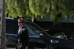 los angeles, 13 jan - gasten bij de herdenkingsdienst van david ozzie nelsons bij pierce brothers westwood village memorial park and mortuary op 13 januari 2010 in westwood, ca foto