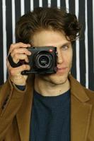 los angeles 12 feb - keegan allen bij de première van de paraplu academie in de arclight hollywood op 12 februari 2019 in los angeles, ca foto