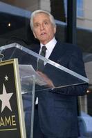 los angeles 6 november - michael douglas bij de michael douglas ster ceremonie op de hollywood walk of fame op 6 november 2018 in los angeles, ca foto