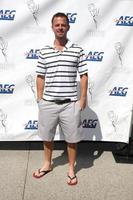 los angeles 20 sep - carmine giovinazzo arriveert op het atas golftoernooi 2010 bij privé golfclub op 20 september 2010 in toluca lake, ca foto