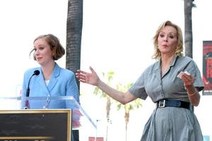 los angeles - 25 april hannah einbinder, jean smart bij de jean smart-ceremonie op de hollywood walk of fame op 25 april 2022 in los angeles, ca foto