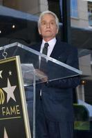 los angeles 6 november - michael douglas bij de michael douglas ster ceremonie op de hollywood walk of fame op 6 november 2018 in los angeles, ca foto