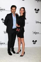 los angeles 6 okt - john stamos, caitlin mchugh bij de mickey's 90e spectaculaire opname in het heiligdom auditorium op 6 oktober 2018 in los angeles, ca foto