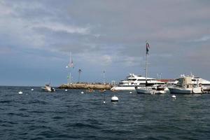 los angeles 24 sep - storm nadert de haven van catalina in de haven op 24 september 2021 in avalon, ca foto