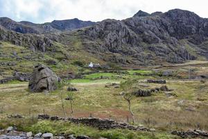 snowdonia, wales, uk, 2012. huisje in nationaal park snowdonia foto