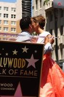 los angeles, 20 juni - benny medina, jennifer lopez bij de Hollywood walk of fame ster ceremonie voor jennifer lopez in het w hollywood hotel op 20 juni 2013 in los angeles, ca foto