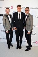 los angeles, 24 feb - d kwadraat, michael buble arriveert bij de elton john aids foundation 21st academy awards kijkfeest in het west hollywood park op 24 februari 2013 in west hollywood, ca foto