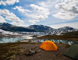twee toeristische tenten, actieve levensstijl foto