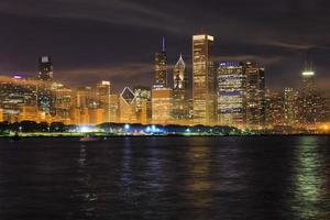 skyline van chicago's nachts