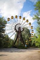 reuzenrad, pripyat-stad in de uitsluitingszone van Tsjernobyl, oekraïne foto