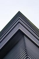 moderne bouwdetails geometrische en abstracte architecturale concepten met lage hoekweergave foto