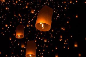 Thaise mensen zwevende lamp