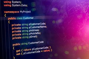 bangkok, thailand, 2022 - c sharp programmeertaal broncode voorbeeld op monitor. foto