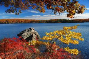 herfst berg met meer foto