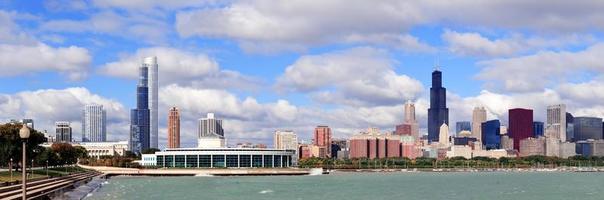 chicago skyline over het meer van michigan foto