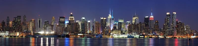 new york city manhattan in de schemering foto