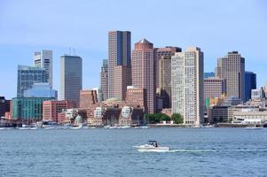 Boston centrum met boot foto