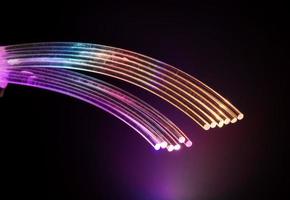 optische vezels dinamic vliegen van diep op technische achtergrond foto