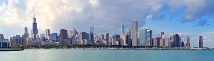 chicago skyline over het meer van michigan foto
