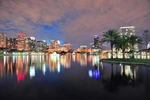 orlando downtown schemering foto