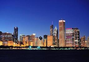 Chicago skyline in de schemering foto