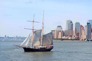 zeilboot in new york city manhattan foto