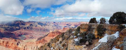 grand canyon panorama-uitzicht in de winter met sneeuw foto
