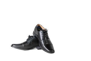 luxe man lederen zwarte schoen op de witte isolatie backtground. foto