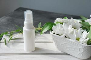 merkloze witte fles cosmetisch product foto