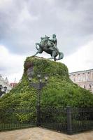 bohdan khmelnytsky monument in kiev, oekraïne foto